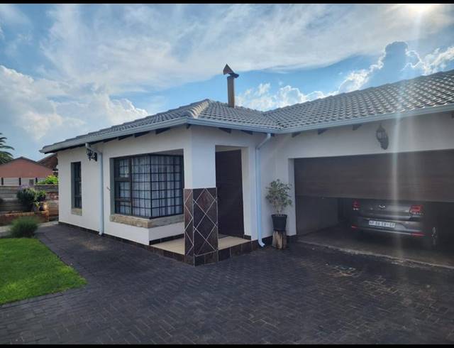 3 BEDROOM HOUSE FOR SALE IN BIRCH ACRES